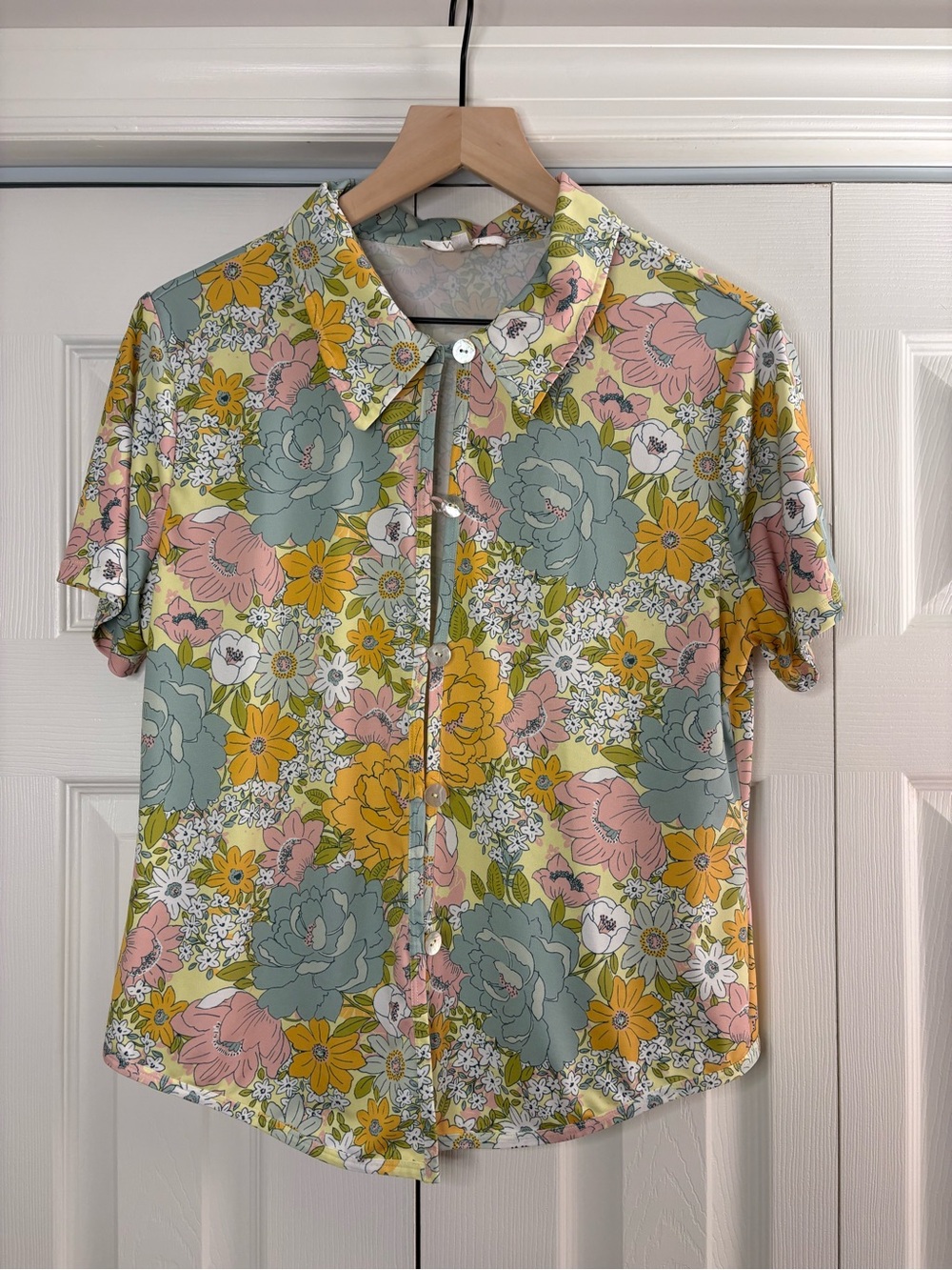 Women’s WAYF Naomi Pastel Floral Printed Short Sleeve Button Up Shirt Size L
